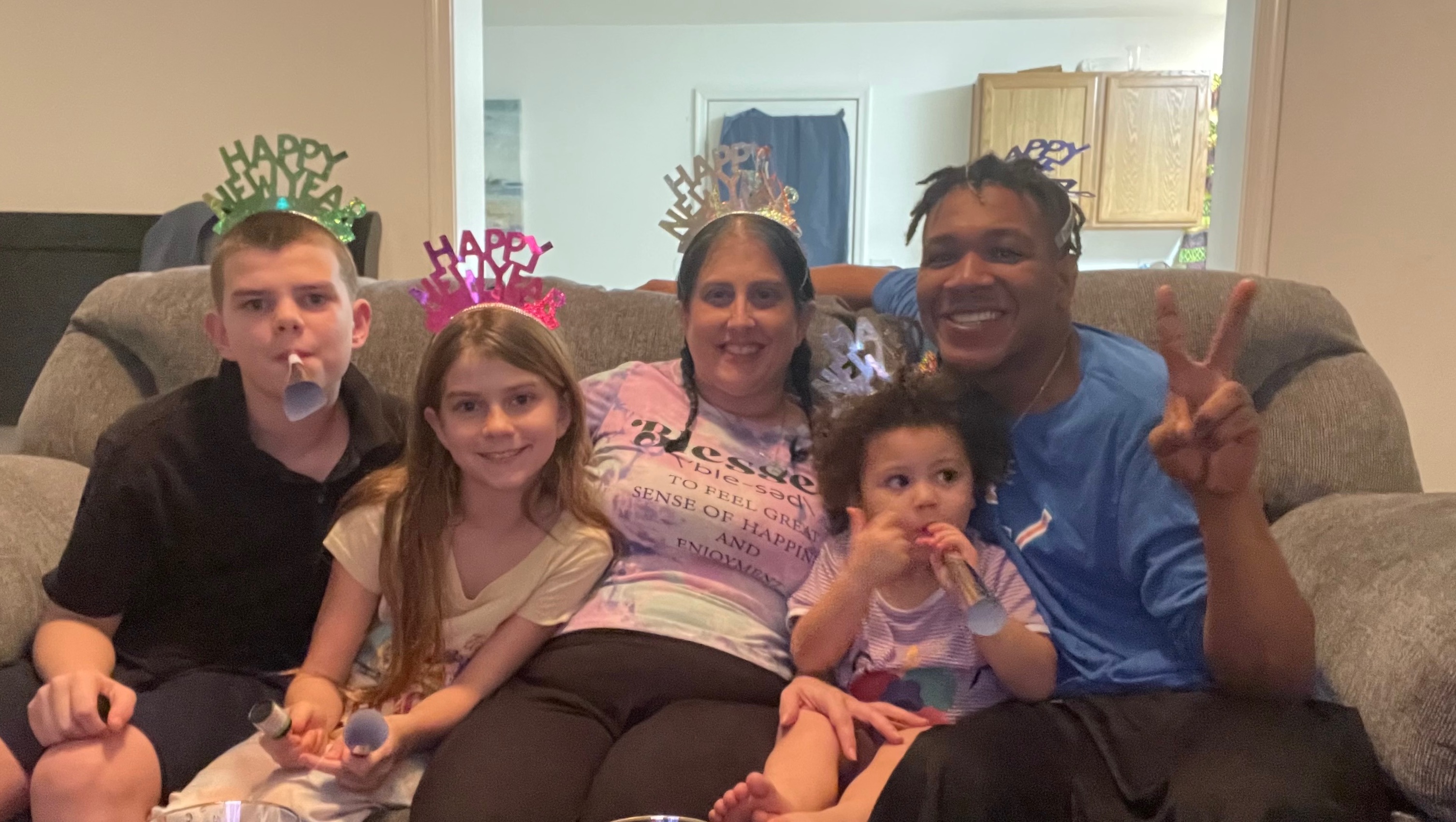 Fundraiser by Dayna Musterman : Family of 6 loses everything in a home Fire