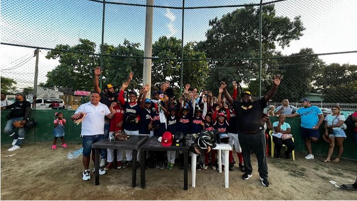 Donation for Colombia's Youth Baseball Program photo