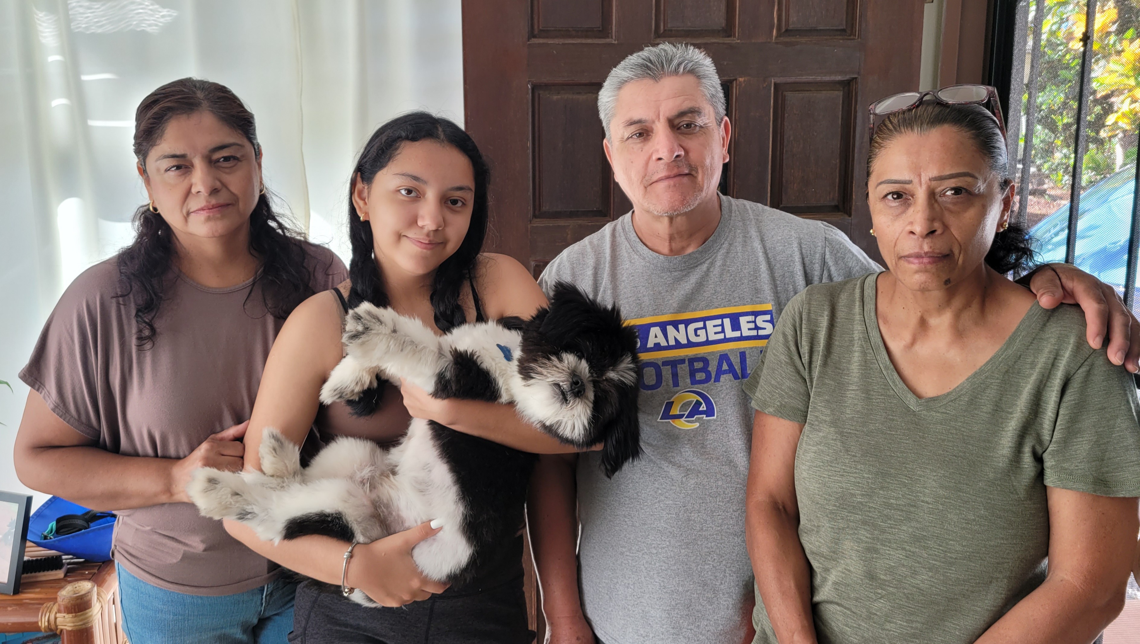 Help the Ruiz family photo