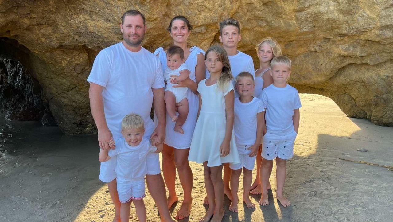 Supporting Mom and 7 Kids After Tragic Loss photo