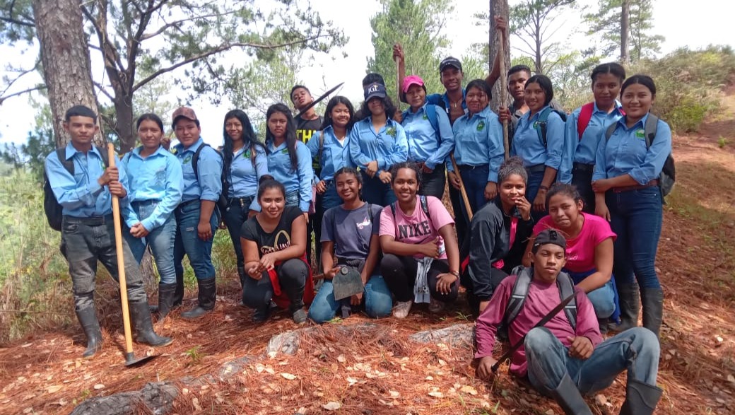 fundraiser-by-charlotte-herring-help-honduran-students-get-life