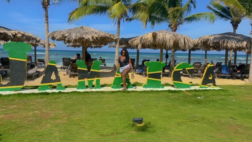 Please donate towards Porshia’s home going photo