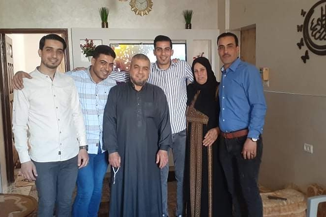 Emergency: Help Emad’s family evacuate to safety photo