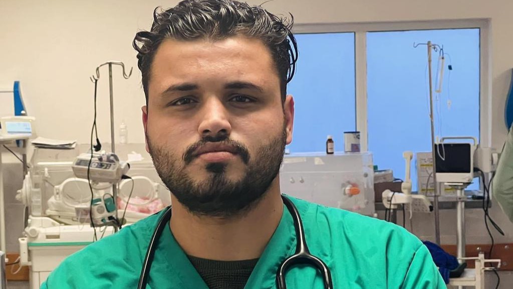 Help Dr. Deaa Okasha's family get out of Gaza and save them photo