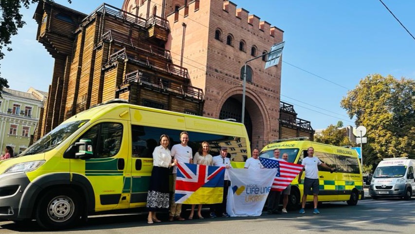 Stand up for Ukraine.  Save lives. photo