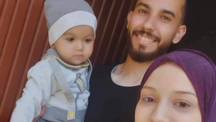 Support me to save my family from the war zone photo