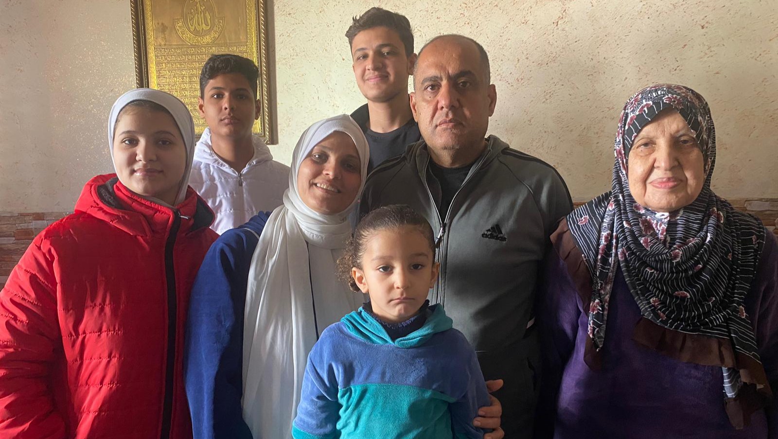 Please help to evacuate desperate family from Gaza photo