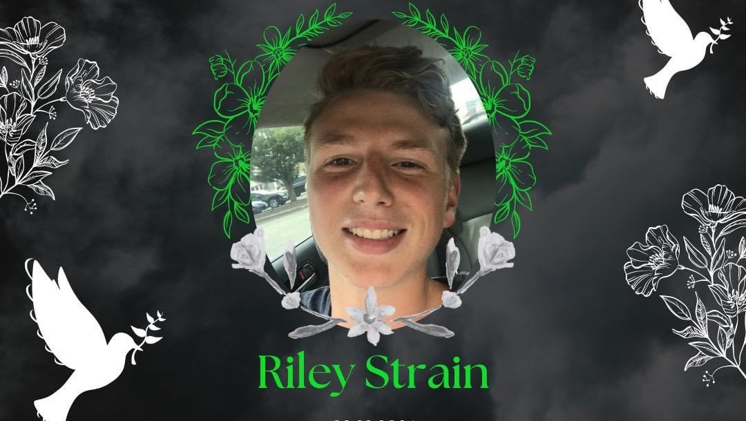 Riley Strain photo
