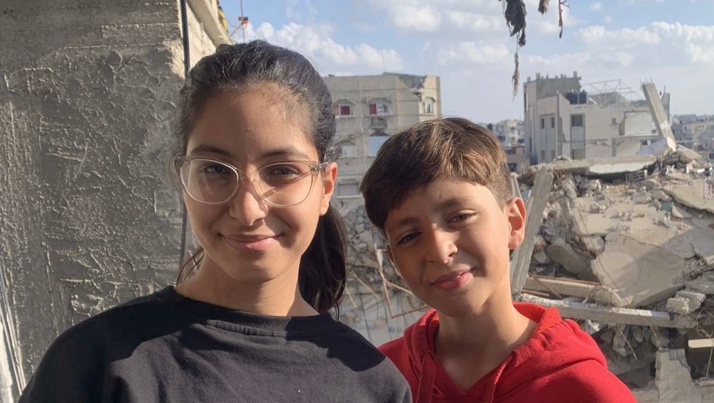 Help me get my family out of the warzone photo