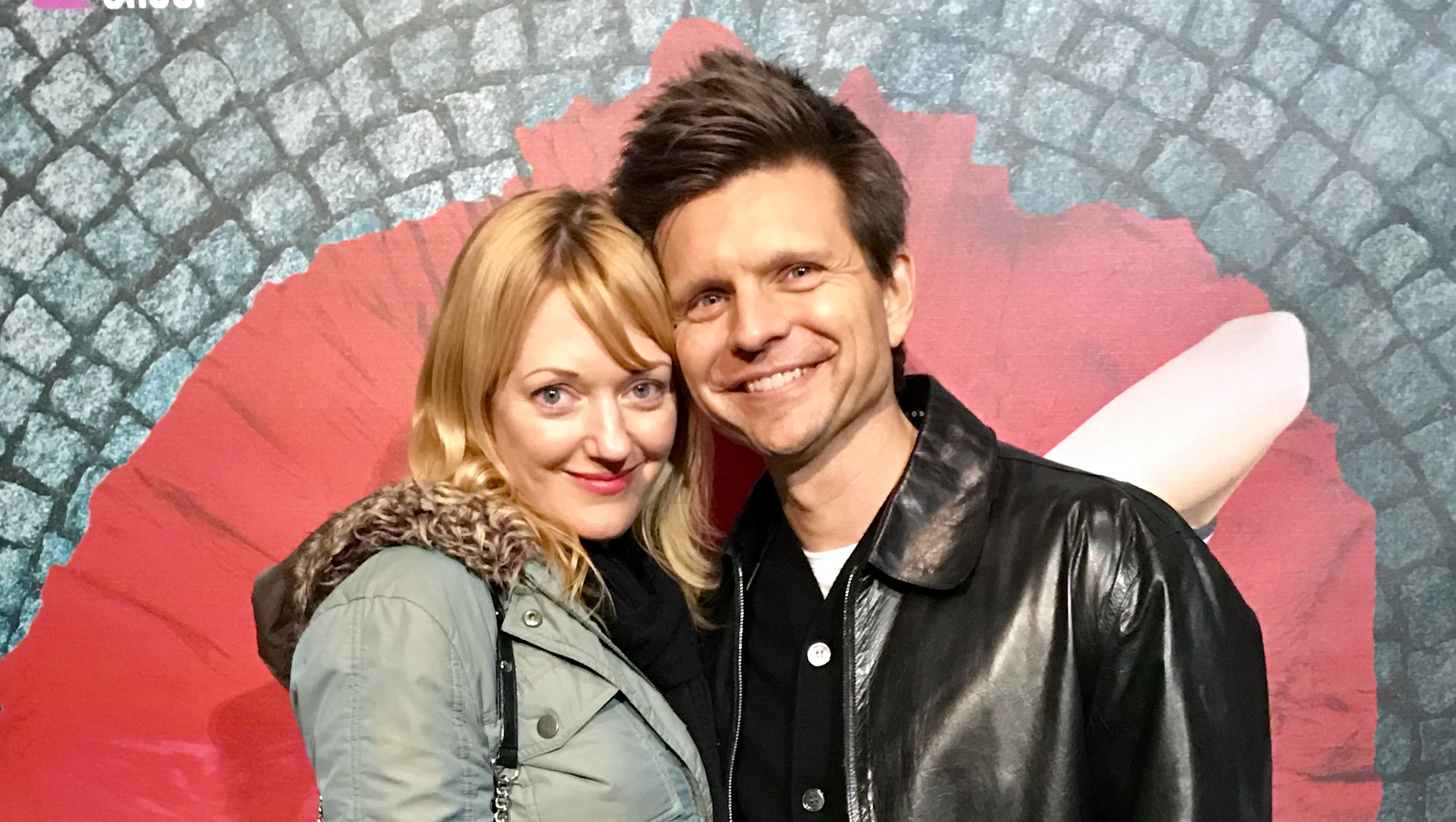 Help Derrick and Jessa during a medical crisis photo