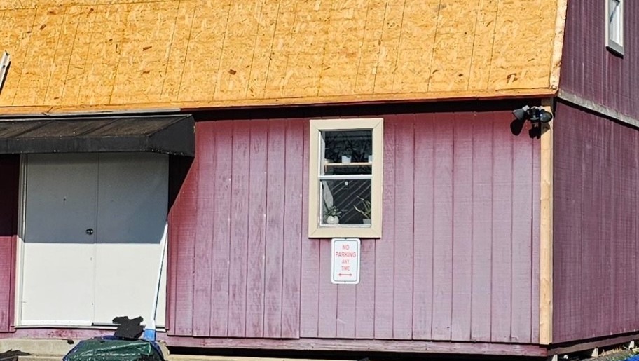 Spendenaktion von Alissa Burbank She Shed siding replacement project