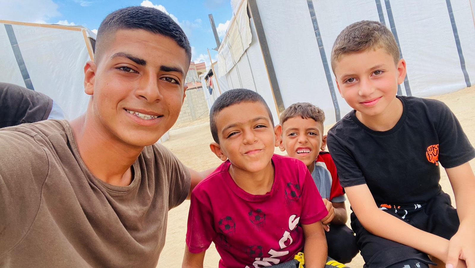 Foto per Help Yahya and his family have a better life