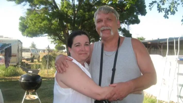 Help with memorial costs for Mikes family photo