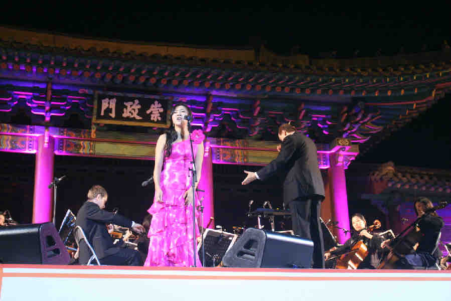 Join Rose Jang on Her Journey Back to the Stage campaign photo, 4 of 6