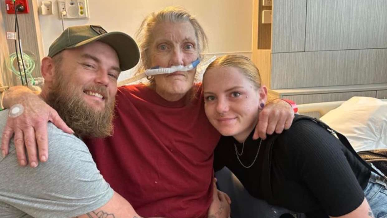 In memory of Portia, help Merc say goodbye to her mum photo