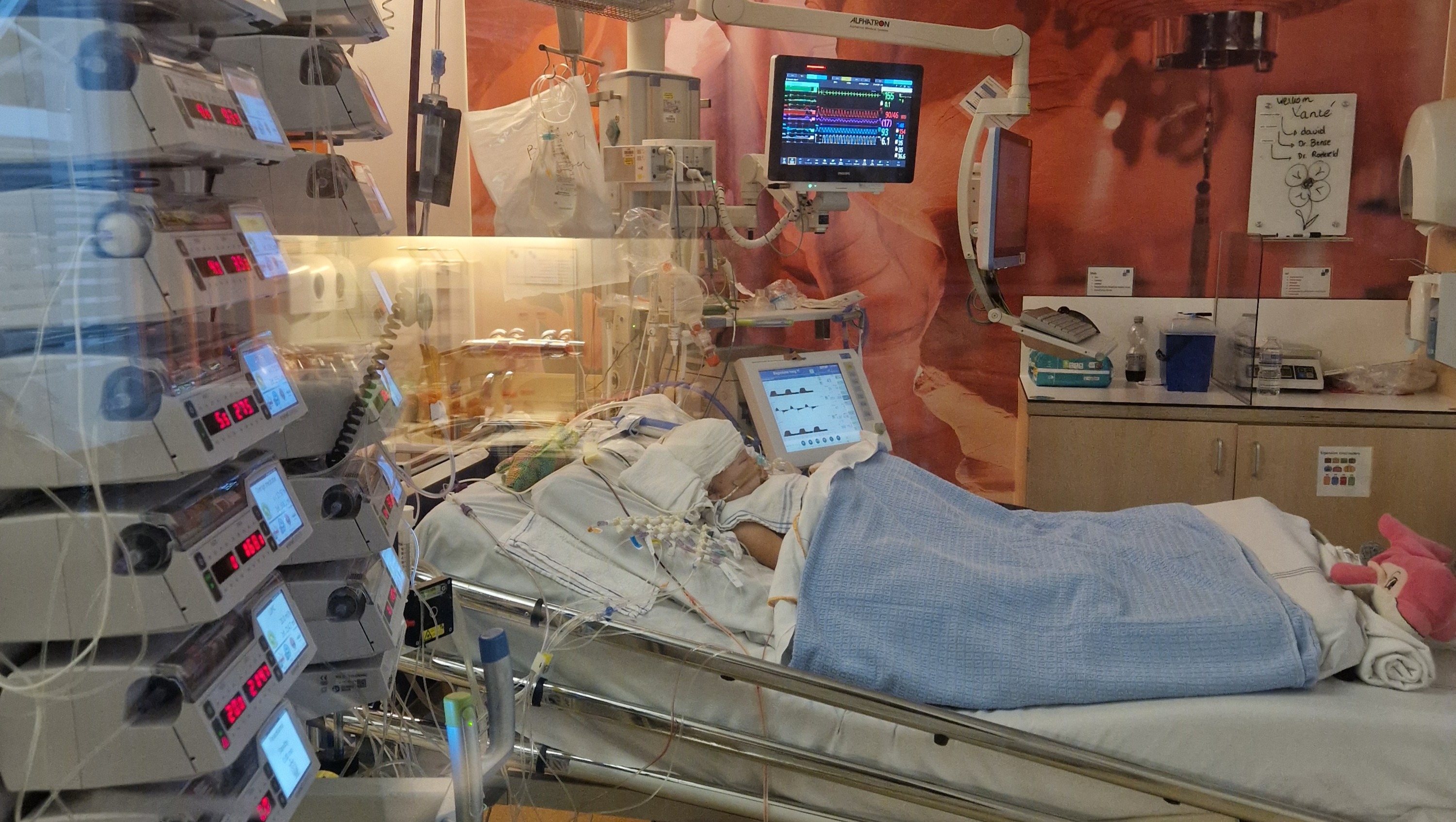 Help dit gezin door deze moeilijke tijd photo