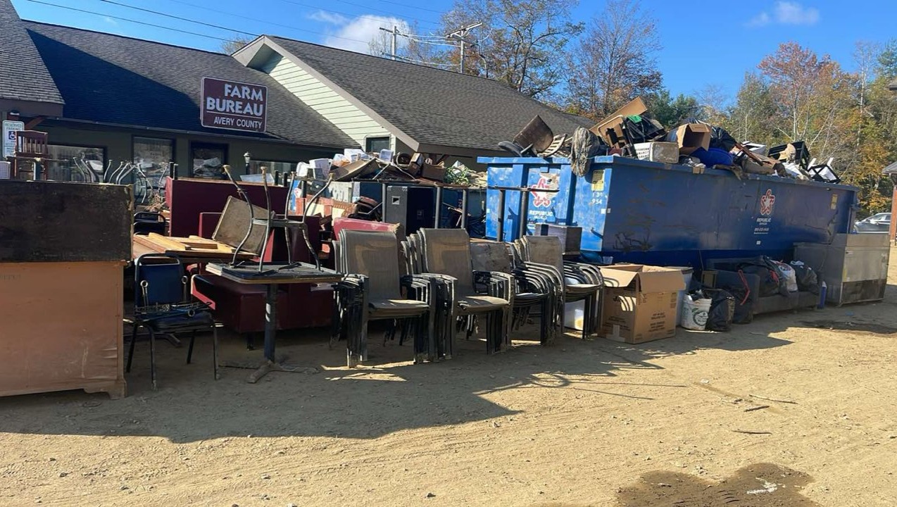 Fundraiser by Carrolyn Burns Support for Yen Thi Le's Family After