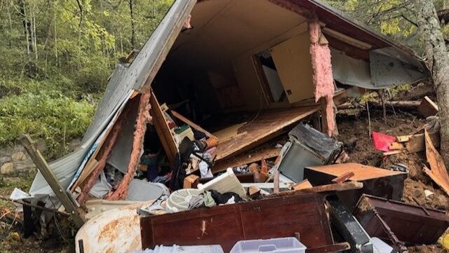 Help Mother and Children who were buried in landslide photo