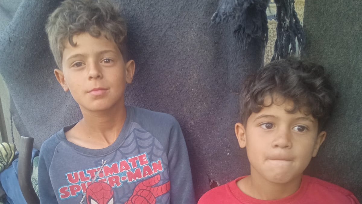 Help Family  escaping from Gaza photo