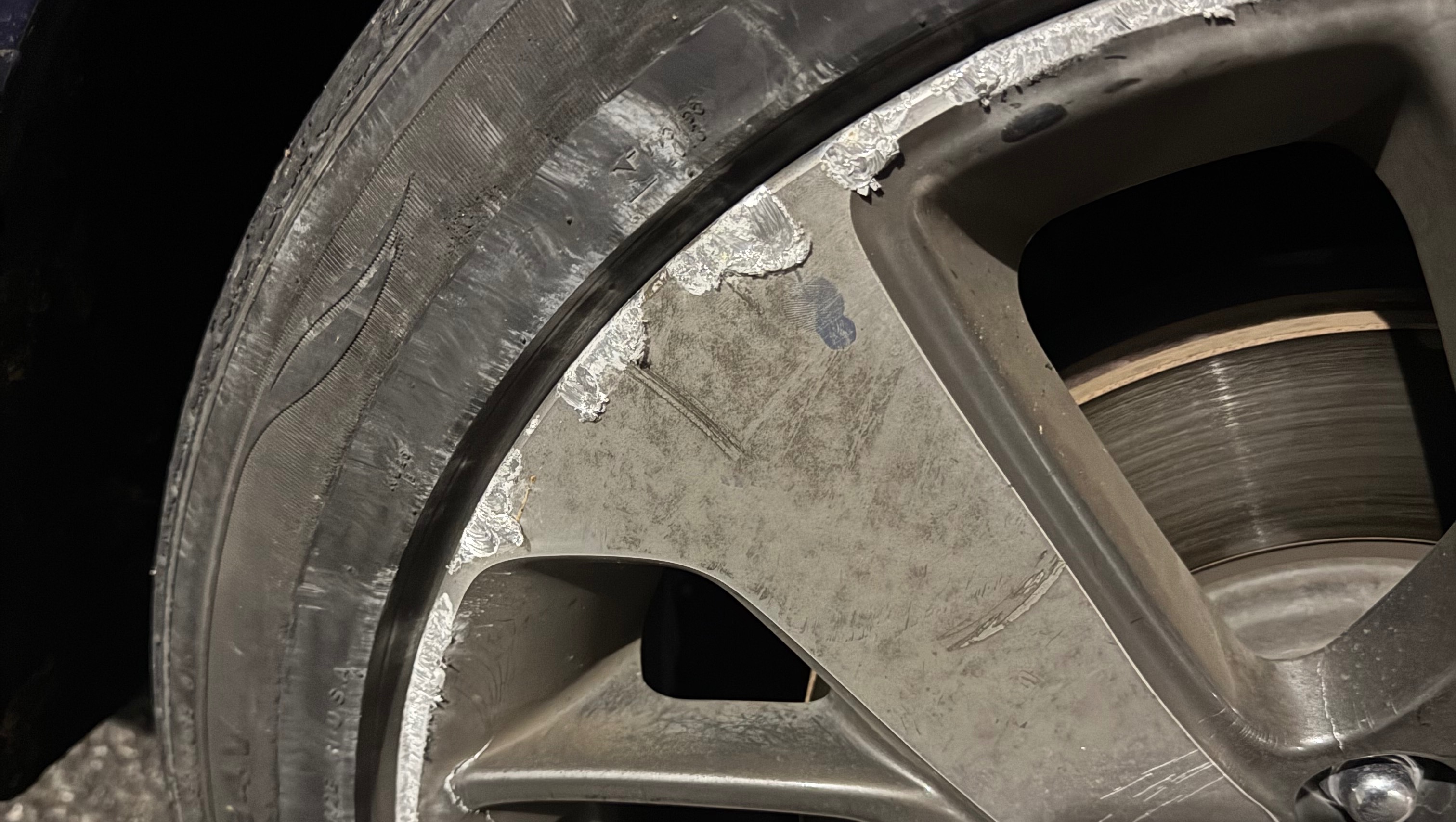 Help Arianna Fix Her Car After Accident photo