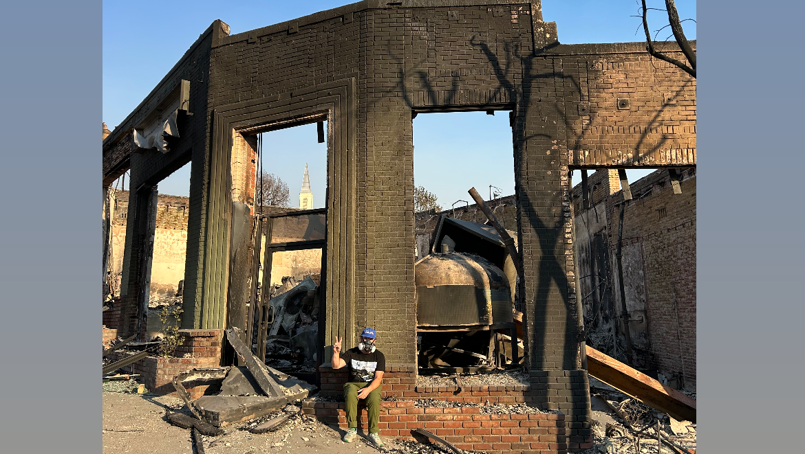 Side Pie: Support your favorite local pizzeria. photo