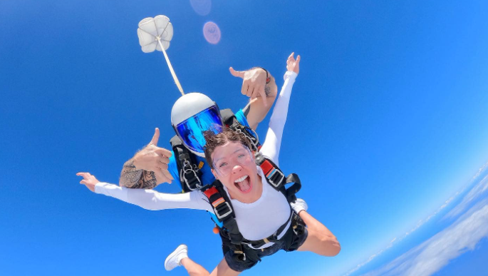 Coloplast employees Skydive for Mind photo