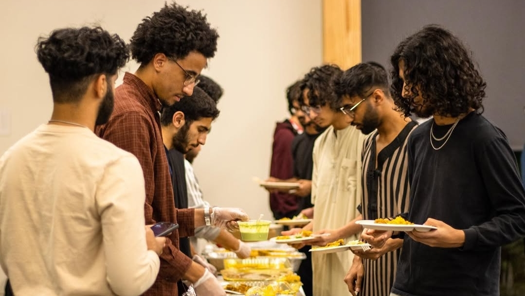 Fund Iftaars for Muslim Students in College photo