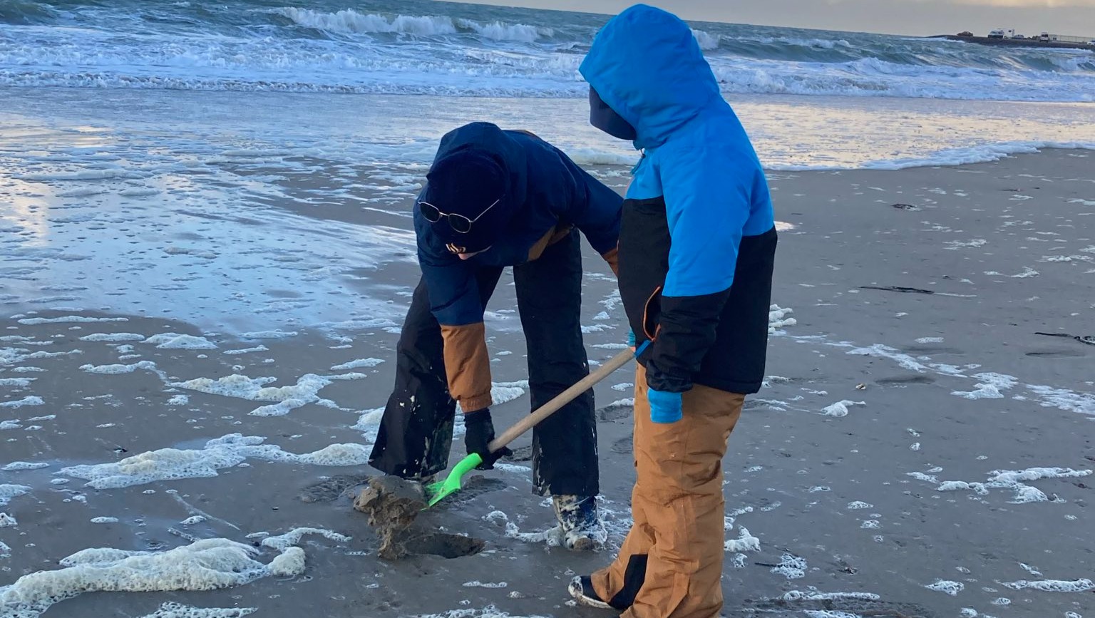 Red mijn zus en neefjes en help ze een rechtzaak te starten photo