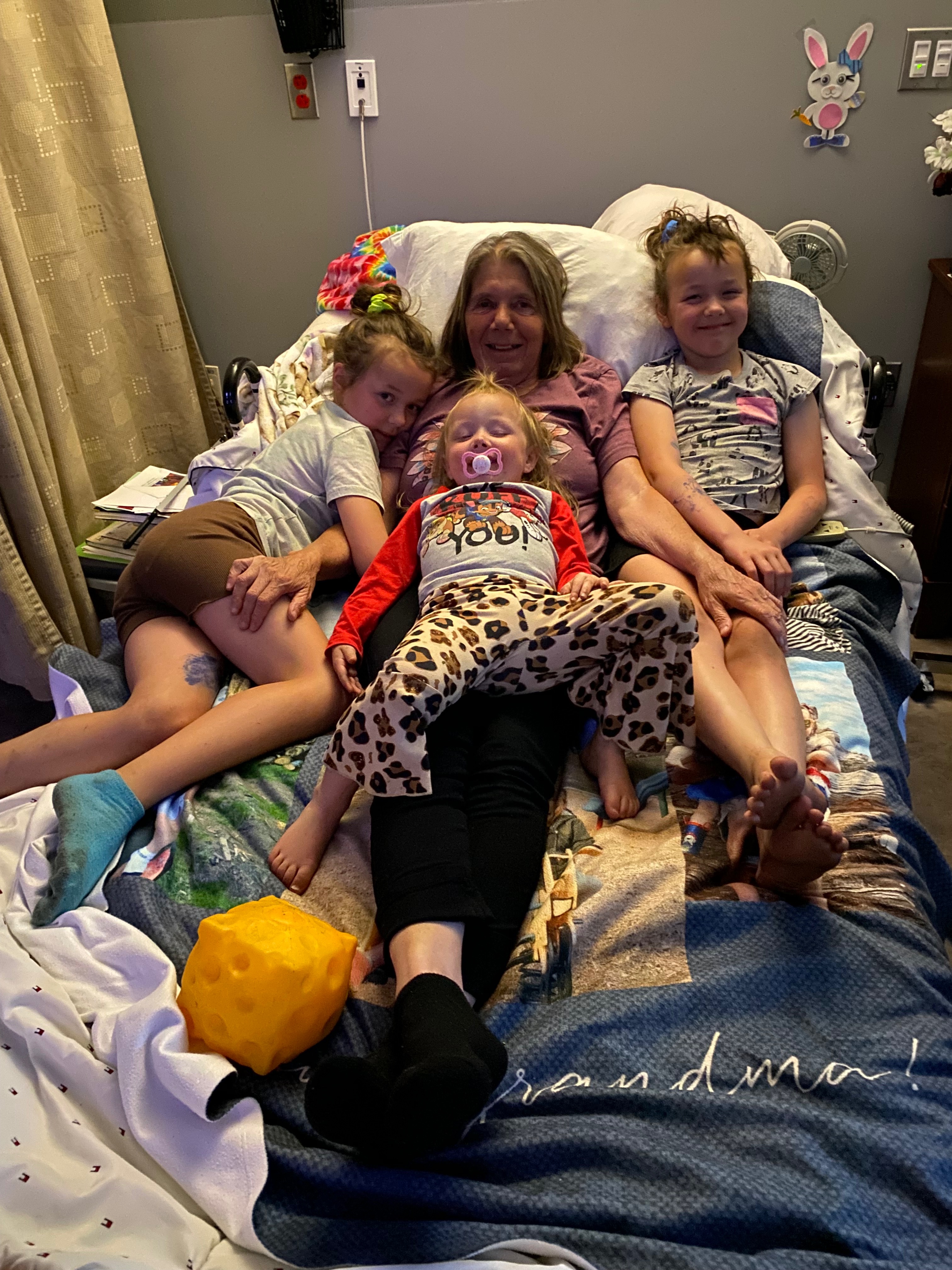 A new start for my mother! help Lynn start a new life campaign photo, 2 of 4