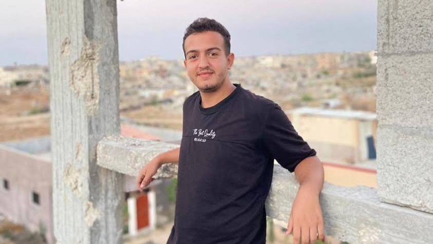 Help 18 yo Ahmed Hatem from G4z4 provide food for his family photo