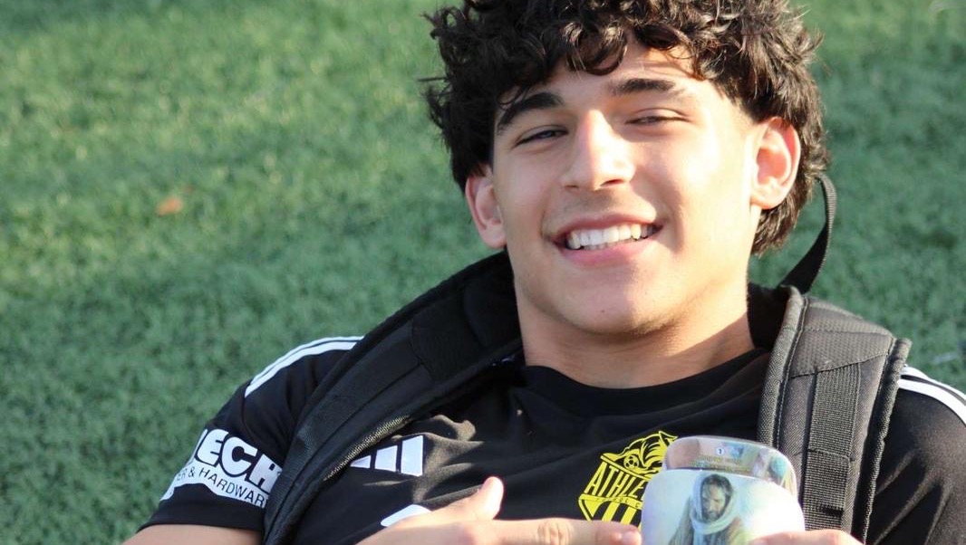 Help Felix Overcome His ACL Surgery photo
