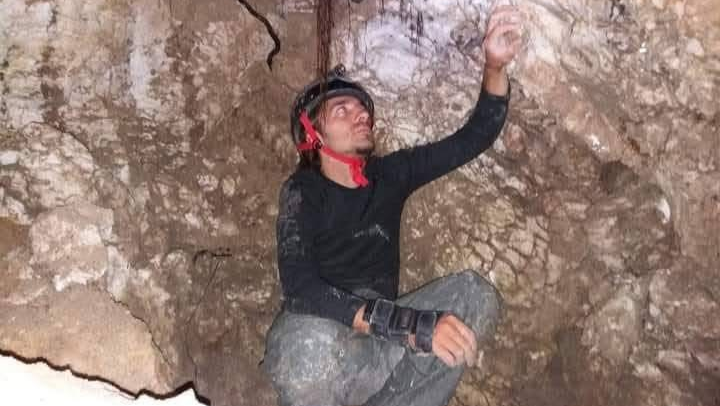 Mostra d'arte Metamorfosi alchemica con pigmenti naturali :) pinned link photo