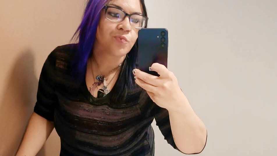 Help Bree Find Relief from Painful Skin photo