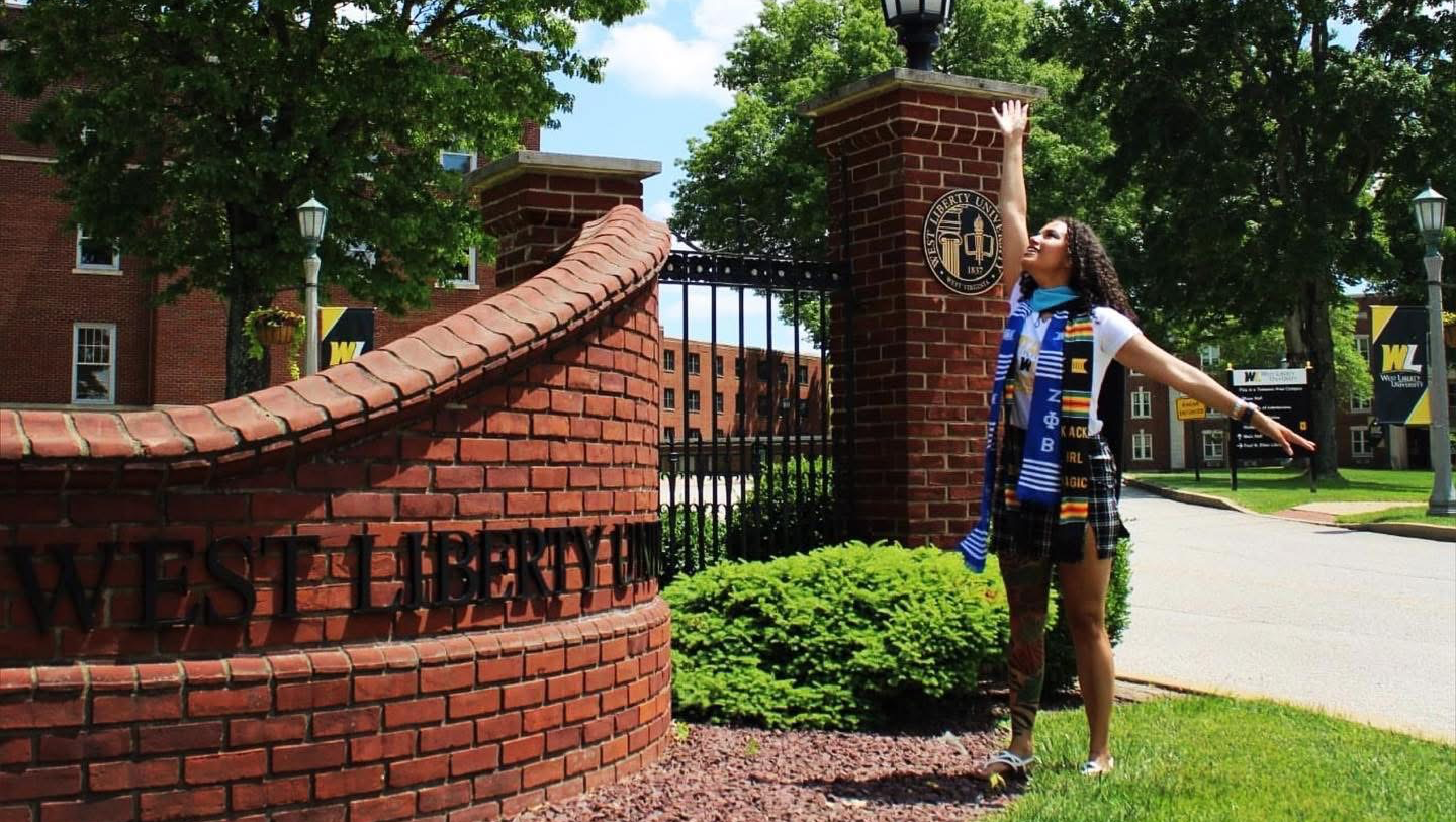 Help Jocelyn get her Kindergarten Teaching License photo