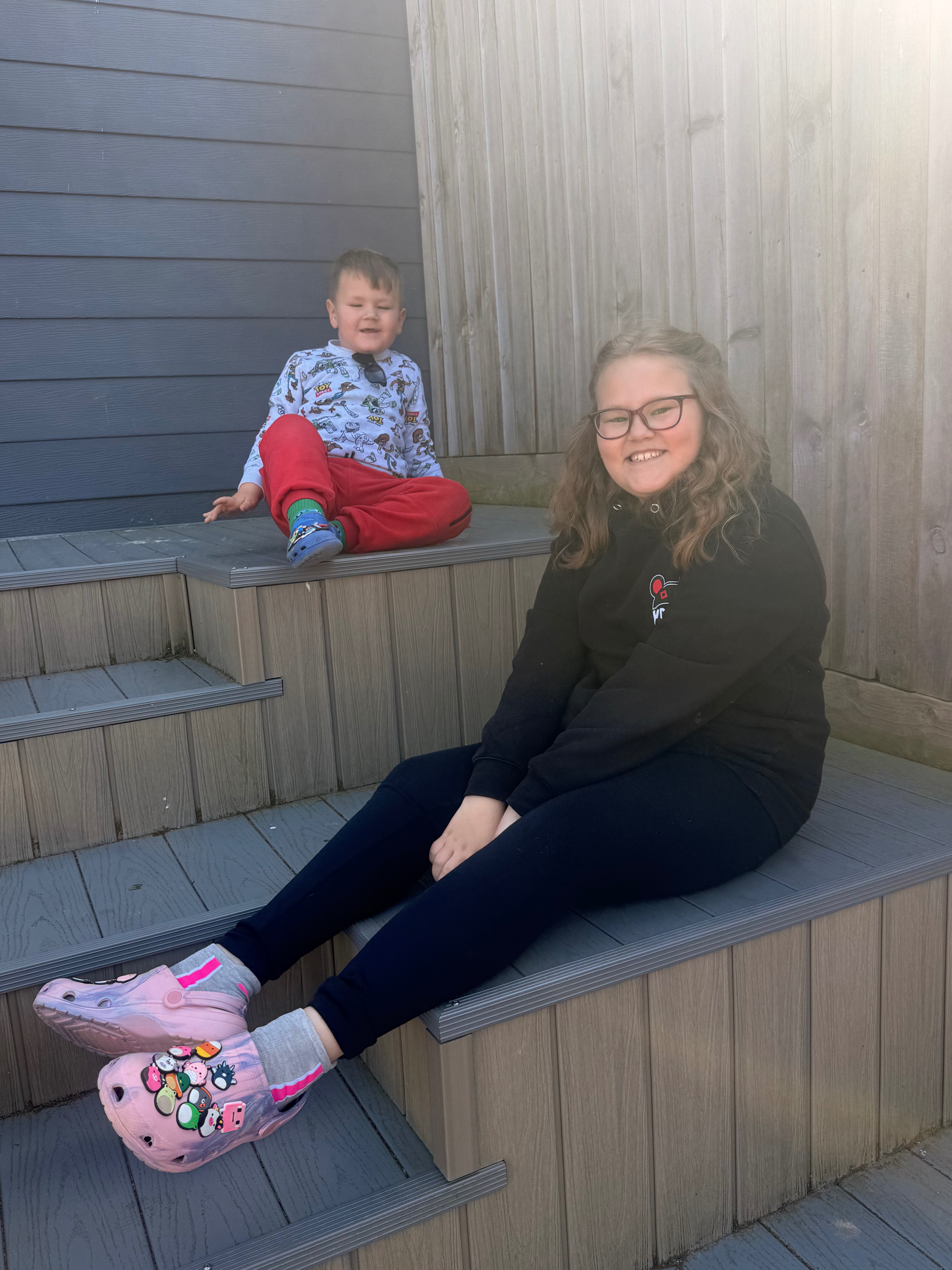 26 year old mum-stage 4 incurable blood cancer 1 year left campaign photo, 5 of 7