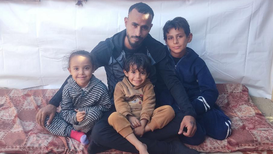 Help Ahmed and his children survive in Gaza photo