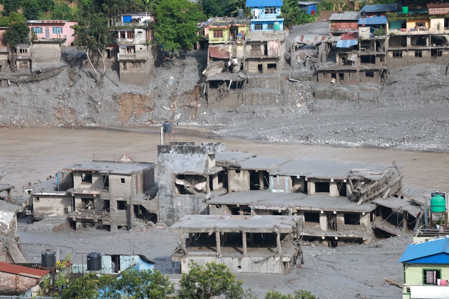 Masayo and dogstar help to rebuild Nepal after the Aug flood campaign photo, 4 of 7