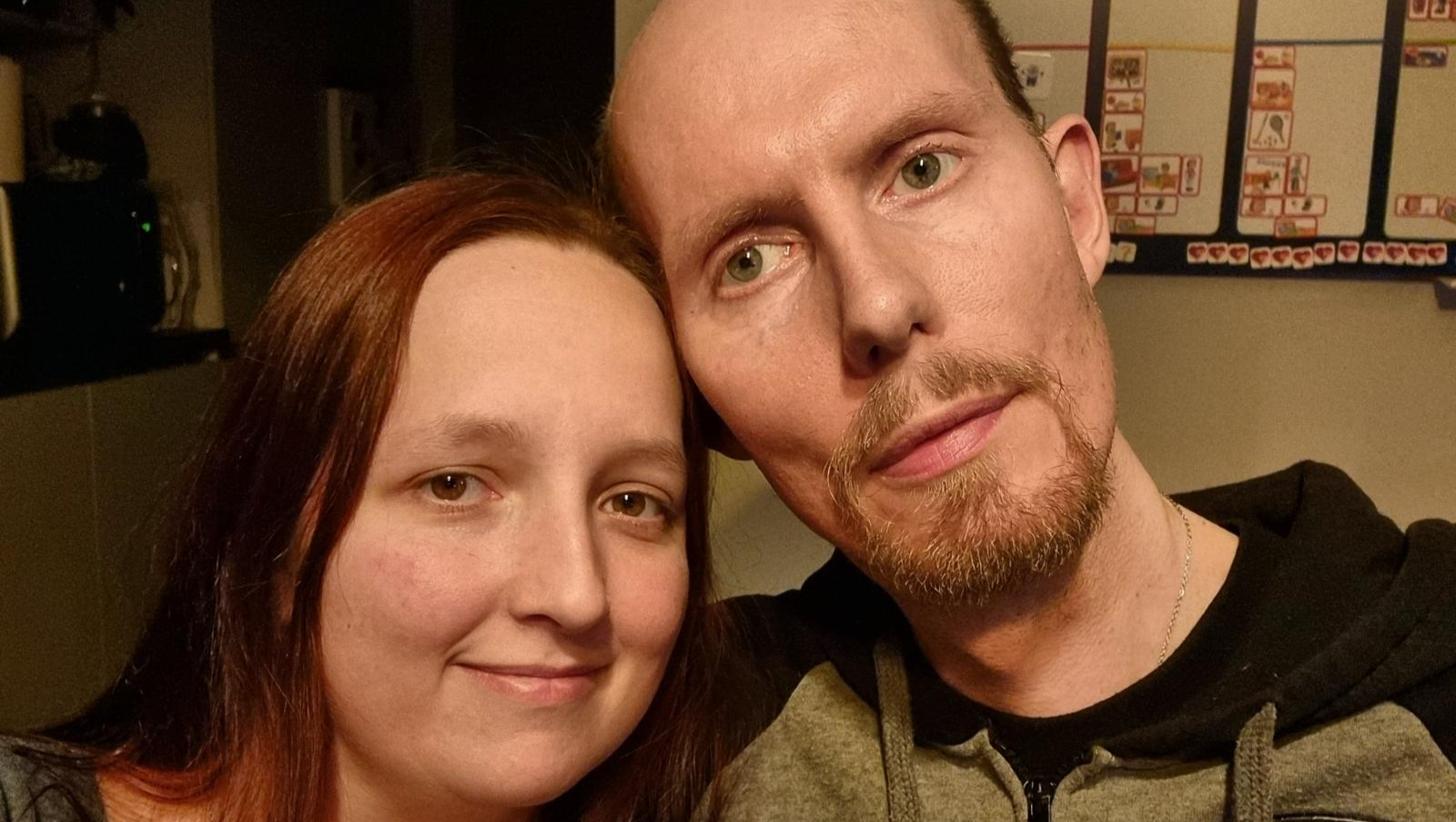 Help Emmanuel "Pluim"en Kim aan een aangepaste rolstoelauto