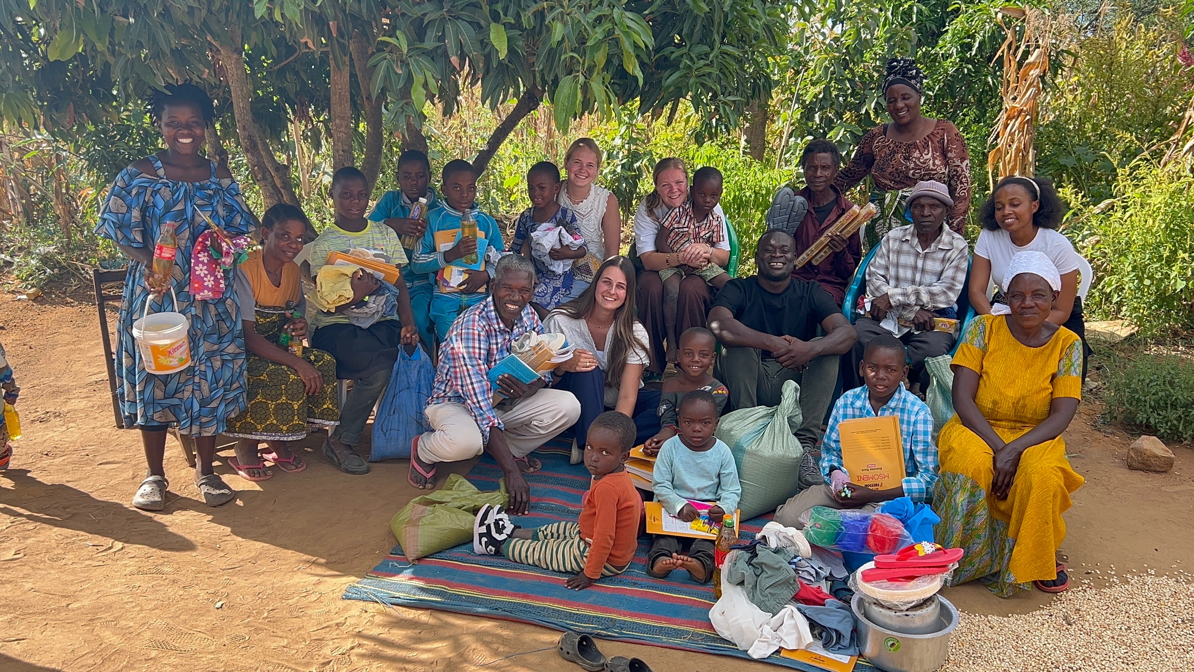 Hulp aan arme gezinnen in Tanzania campaign photo, 2 of 4