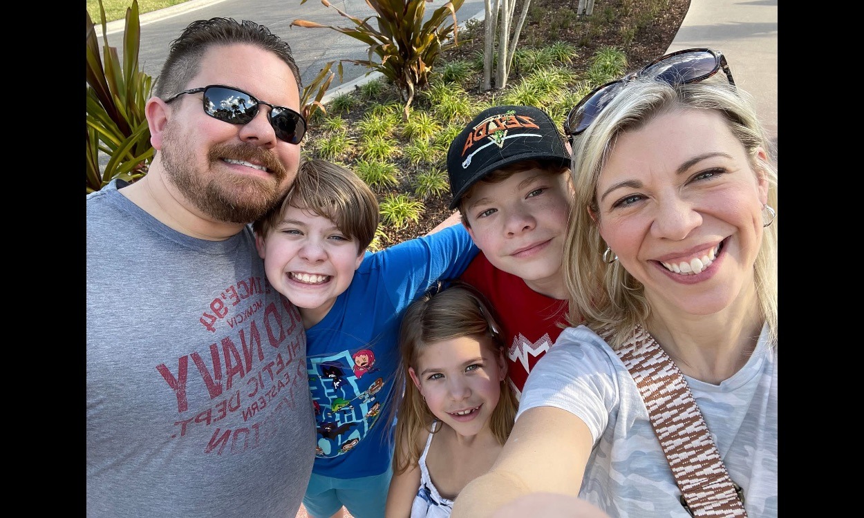 Andrew Hayes Family campaign photo, 2 of 4