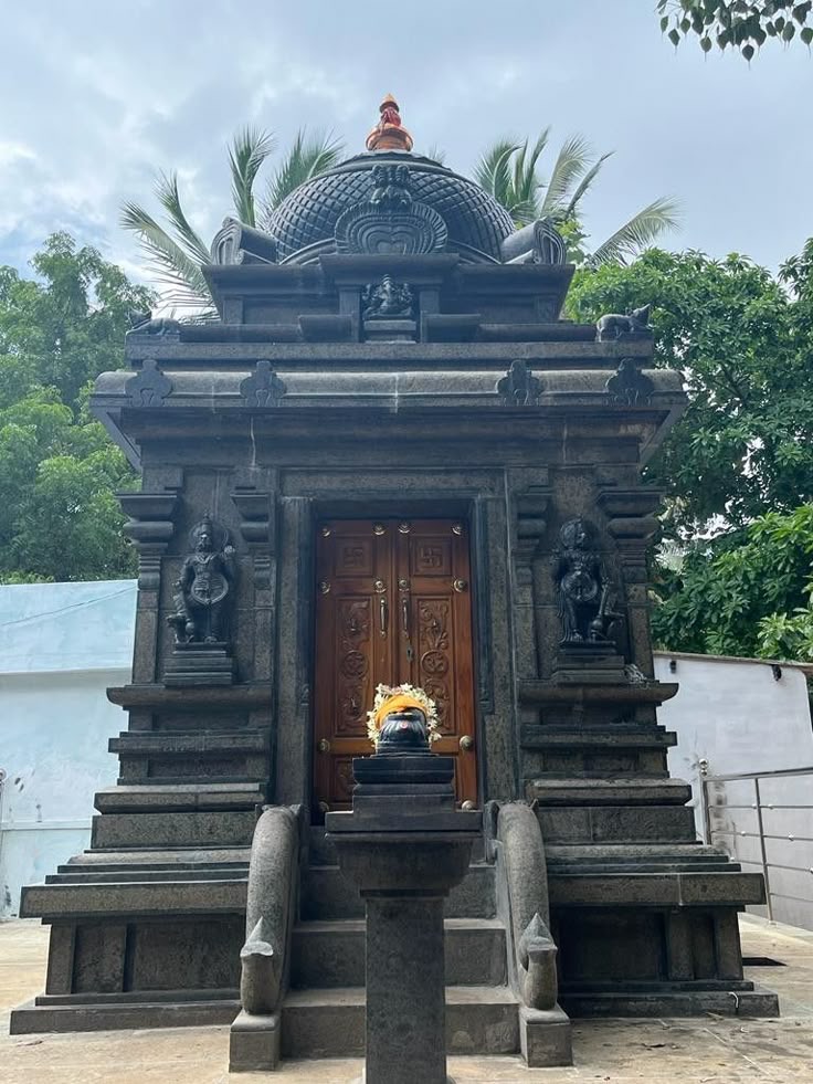 Un templo para Mahāprabhu: Levantando un altar de amor campaign photo, 4 of 8