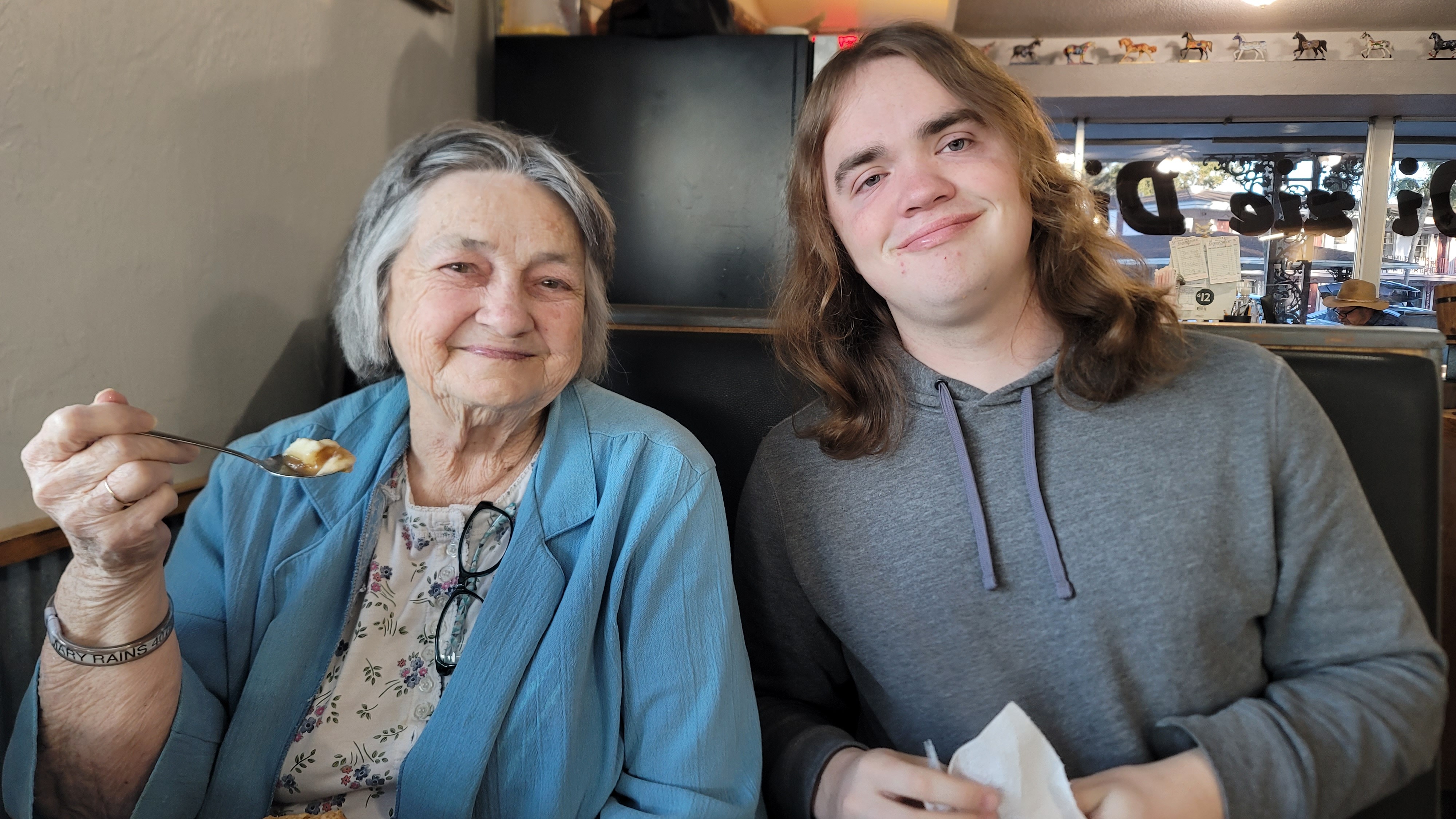 Help for Mary Rains' Family to Gather in Love campaign photo, 2 of 4