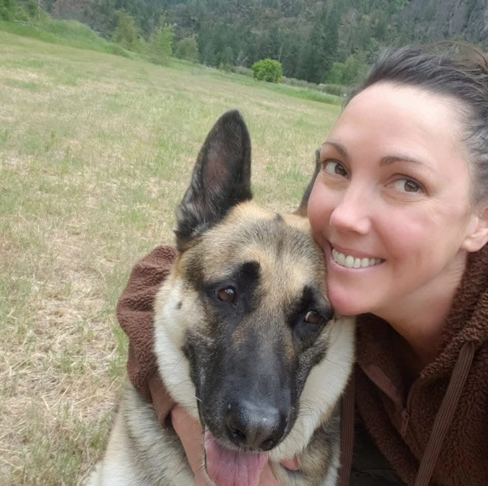 Help Amanda to secure a new home for Sebatian and herself campaign photo, 4 of 7