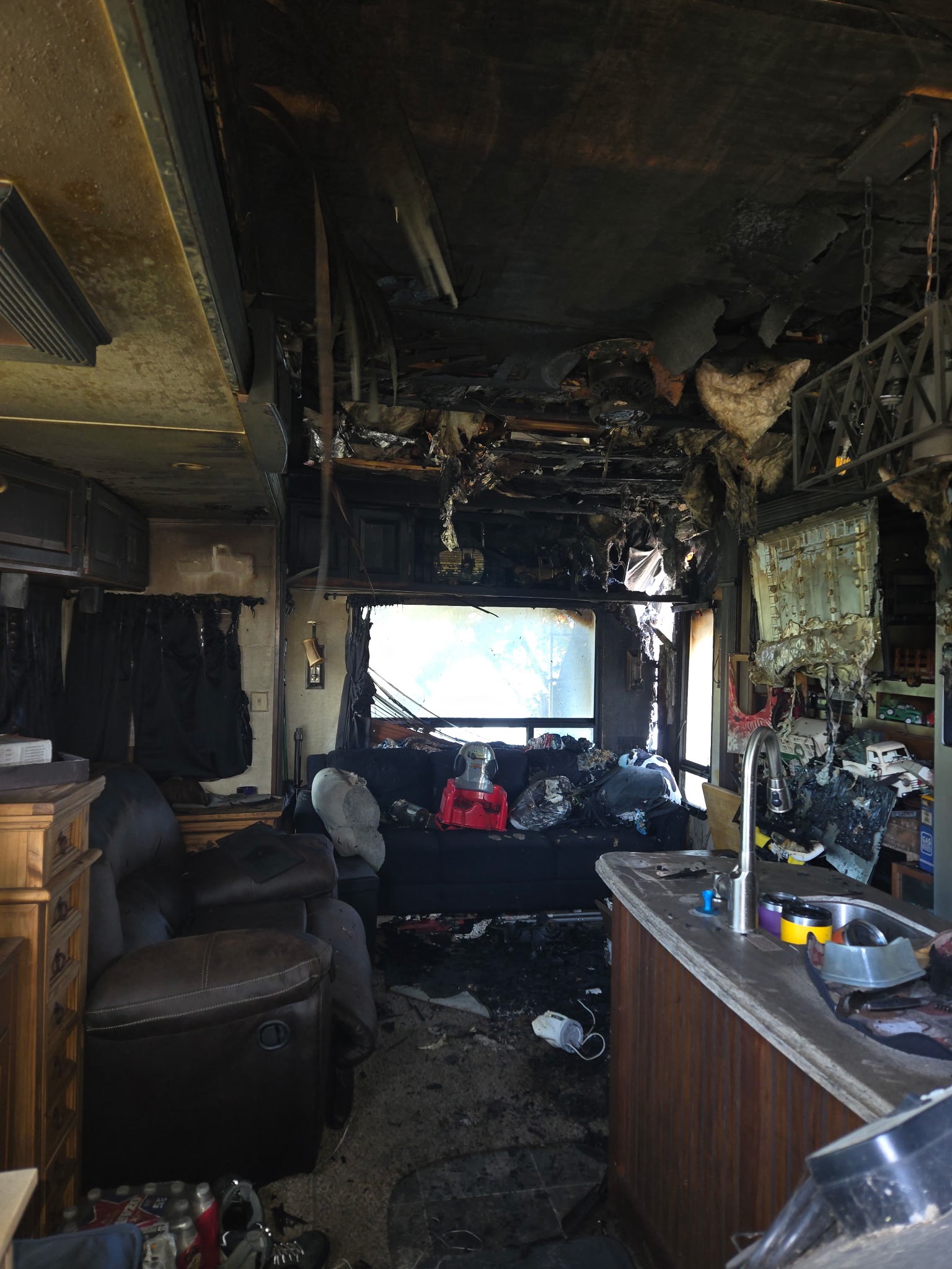 Lisa and Steve Lost Everything in Fire campaign photo, 6 of 7