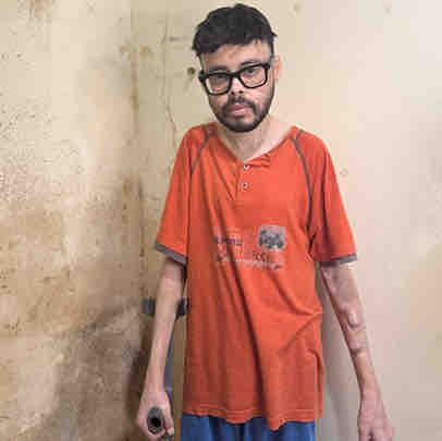 Salvato dal trapianto, ucciso dalla casa campaign photo, 7 of 11