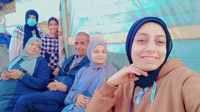 Help Razan with her university studies & survival campaign photo, 2 of 4