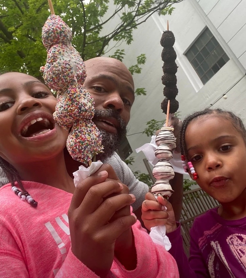 Support Montez: Girl Dad & Longshoreman Healing from Injury campaign photo, 4 of 8