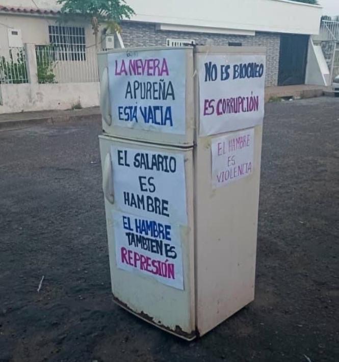 Help Luna and her family access resources in Venezuela campaign photo, 4 of 7