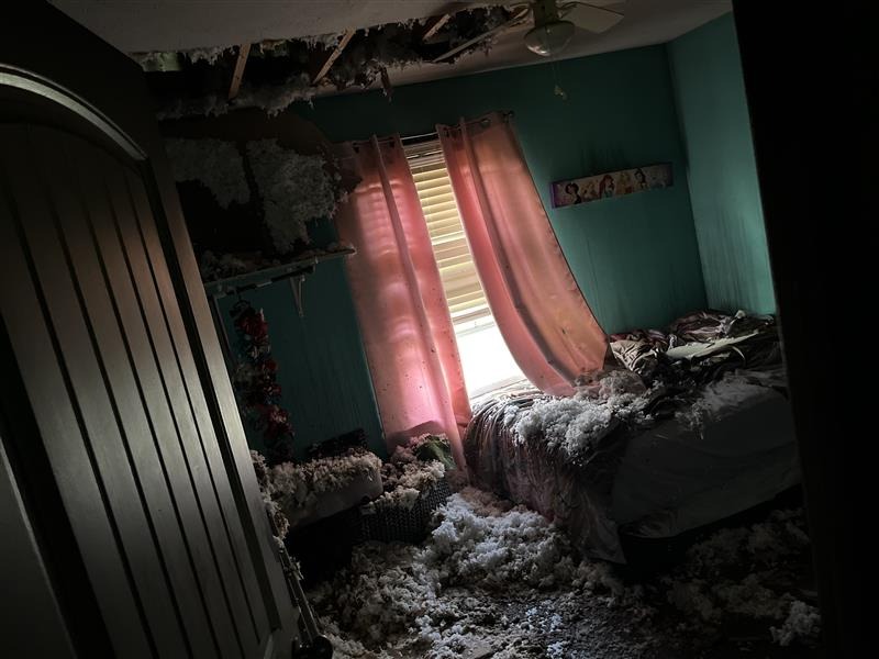 Support Jonathan Bain's Family After Fire campaign photo, 5 of 6