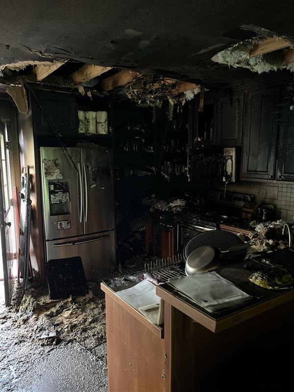 Support Jonathan Bain's Family After Fire campaign photo, 2 of 6